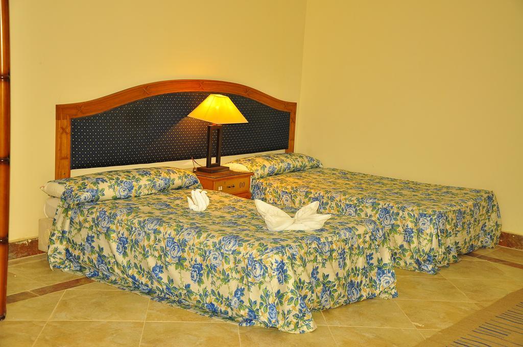 Alia Beach Resort Hurghada Bilik gambar